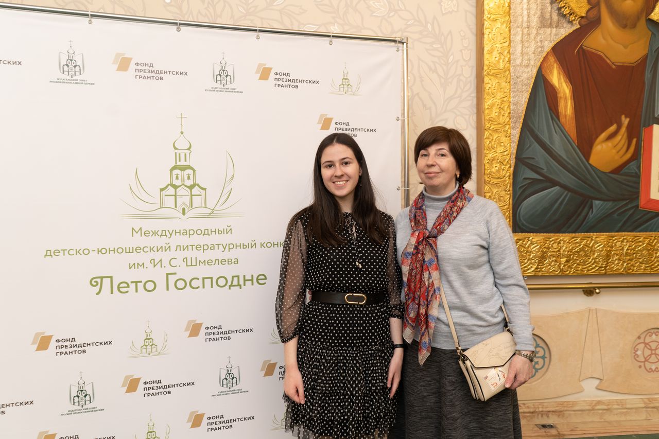 Страстная брюнетка предлагает насладиться потайными местами